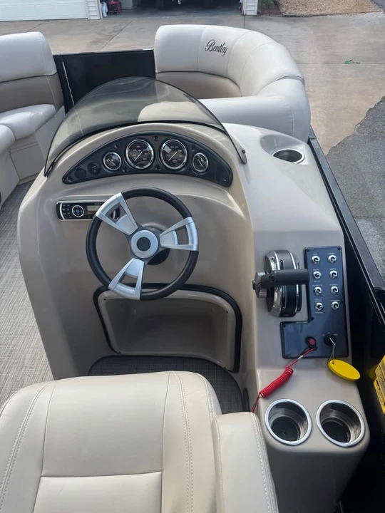2019 Bentley - Image 7 of 15