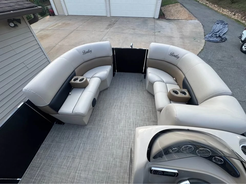 2019 Bentley - Image 14 of 15