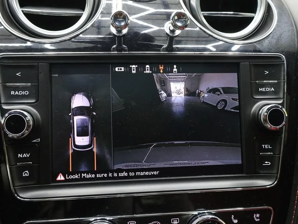 2019 Bentley Bentayga - Image 18 of 20