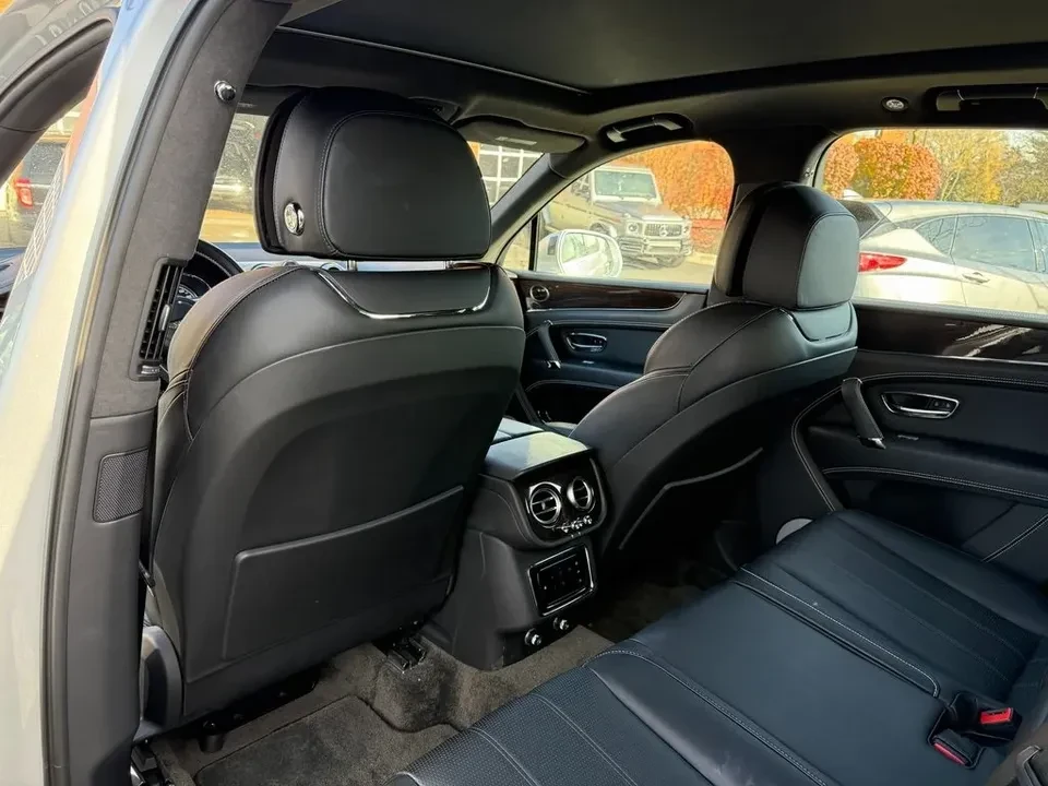 2019 Bentley Bentayga - Image 10 of 14