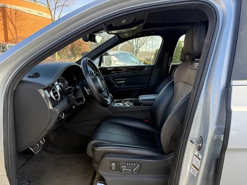 2019 Bentley Bentayga - Image 4 of 14