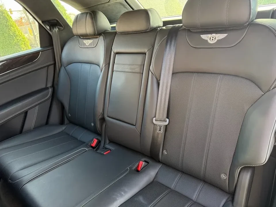 2019 Bentley Bentayga - Image 8 of 14