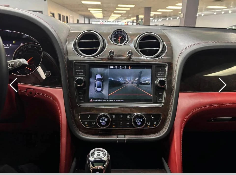 2019 Bentley Bentayga - Image 11 of 15