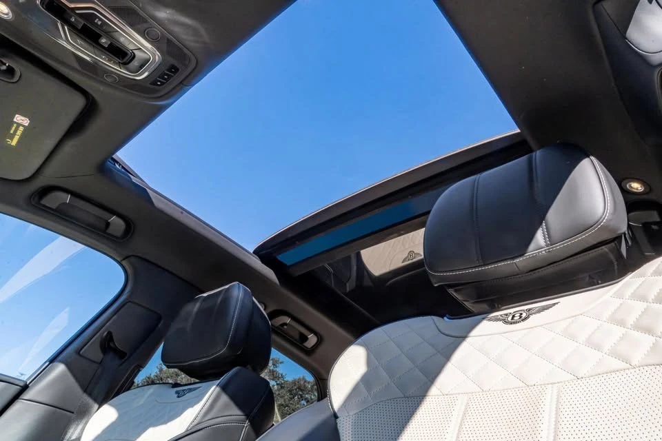 2019 Bentley Bentayga - Image 4 of 4