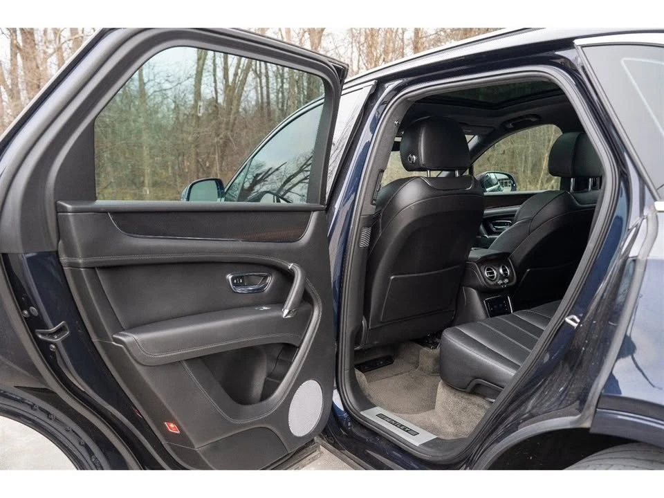 2019 Bentley Bentayga - Image 18 of 19