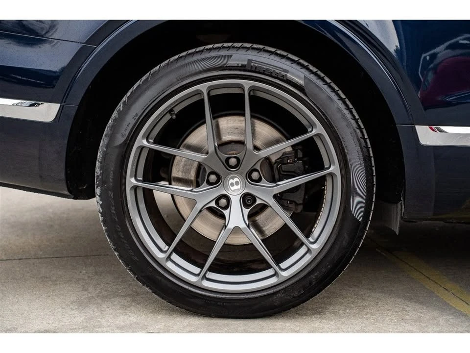 2019 Bentley Bentayga - Image 6 of 19