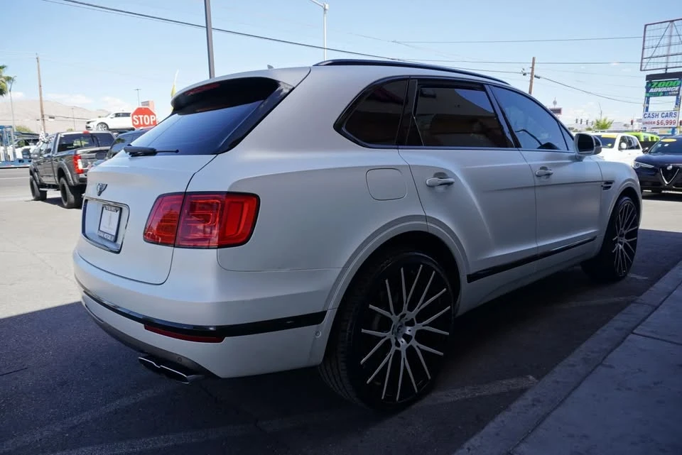 2019 Bentley Bentayga - Image 8 of 20