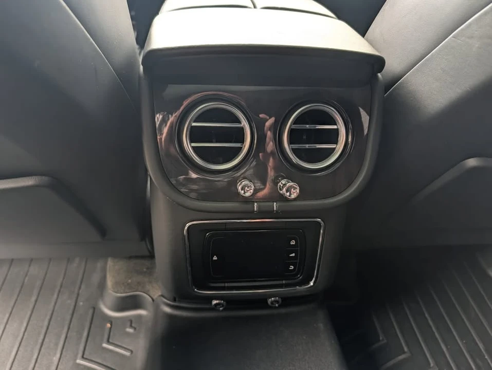 2019 Bentley Bentayga - Image 11 of 15