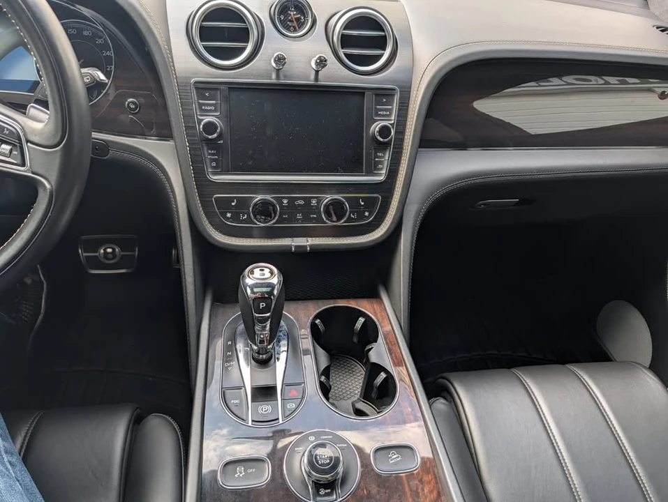 2019 Bentley Bentayga - Image 8 of 15