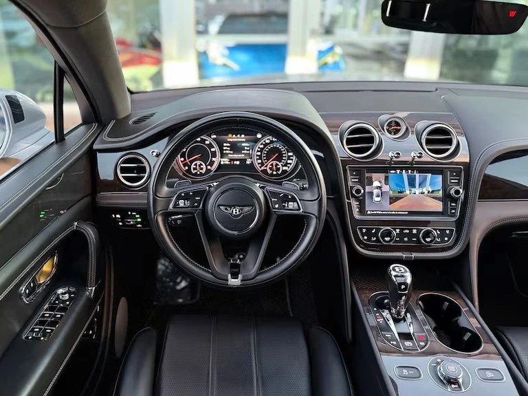 2019 Bentley Bentayga - Image 10 of 20