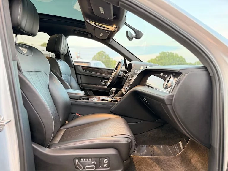 2019 Bentley Bentayga - Image 19 of 20