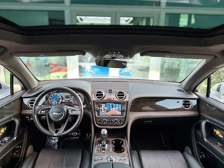 2019 Bentley Bentayga - Image 16 of 20