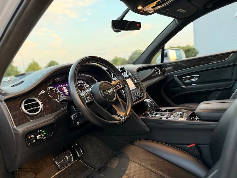 2019 Bentley Bentayga - Image 9 of 20
