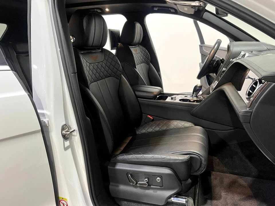 2019 Bentley Bentayga - Image 13 of 21
