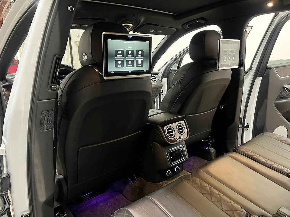 2019 Bentley Bentayga - Image 17 of 21