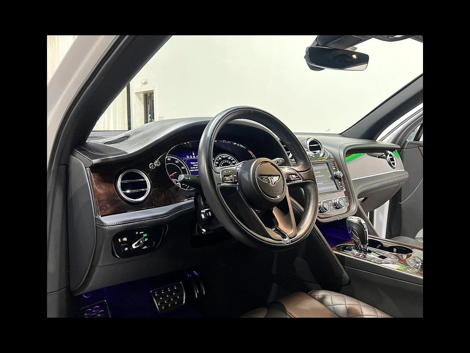 2019 Bentley Bentayga - Image 9 of 21