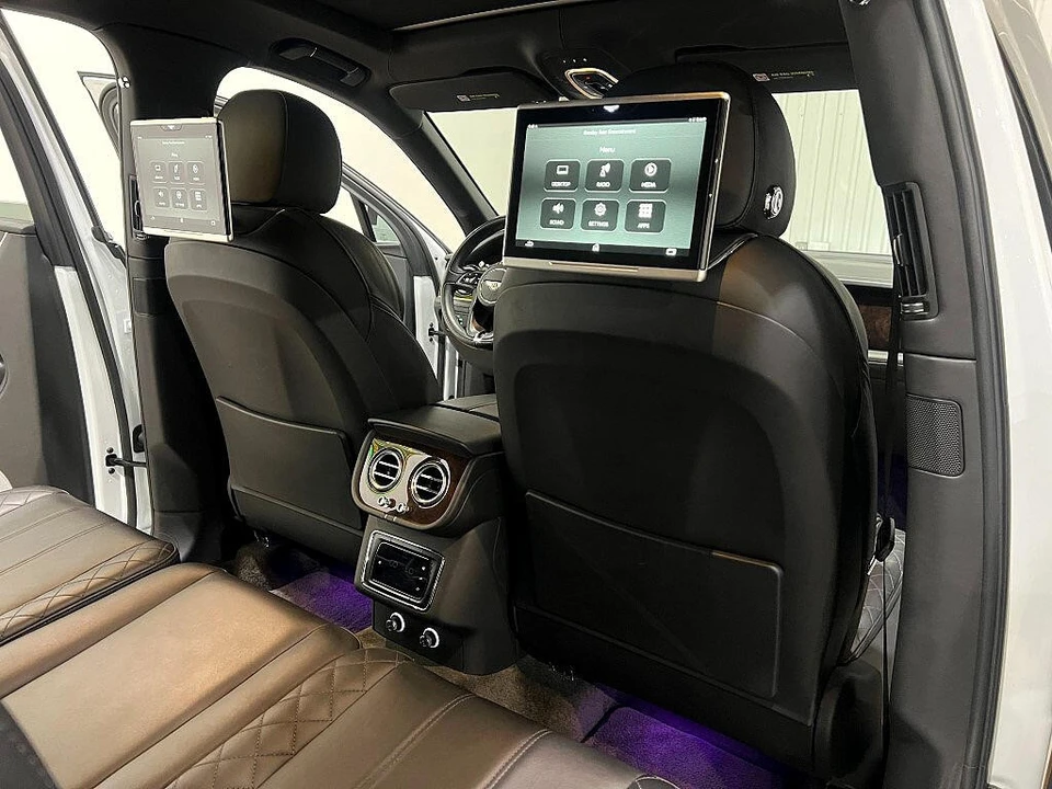 2019 Bentley Bentayga - Image 16 of 21