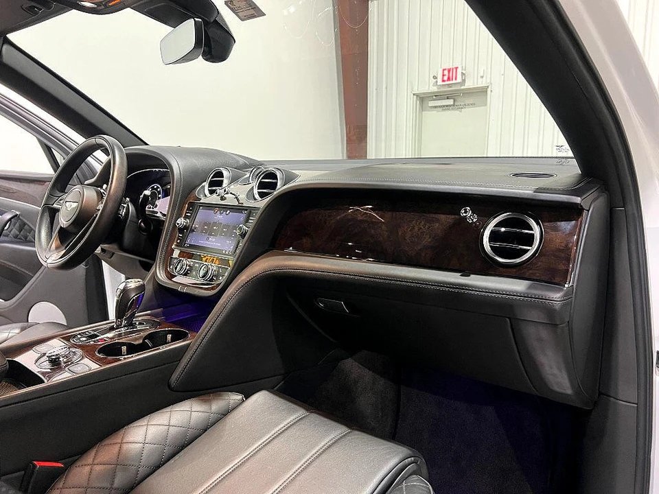 2019 Bentley Bentayga - Image 10 of 21