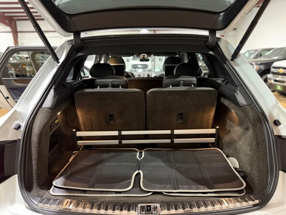 2019 Bentley Bentayga - Image 18 of 20