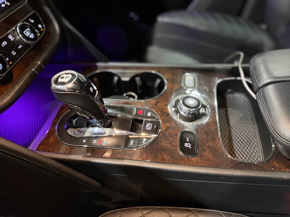 2019 Bentley Bentayga - Image 11 of 20
