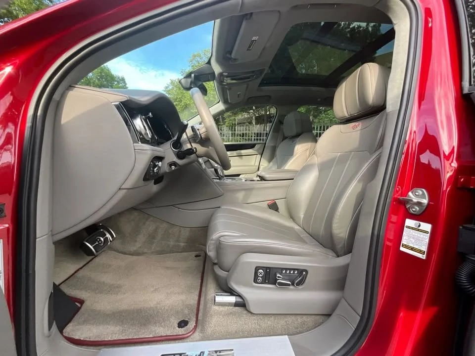 2019 Bentley Bentayga - Image 10 of 20