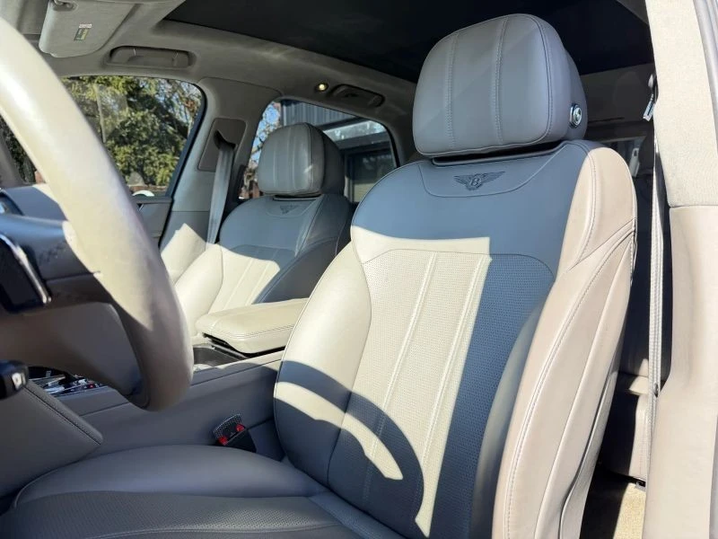 2019 Bentley Bentayga - Image 11 of 12