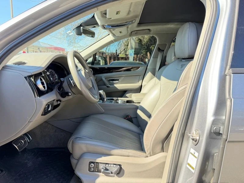 2019 Bentley Bentayga - Image 10 of 12