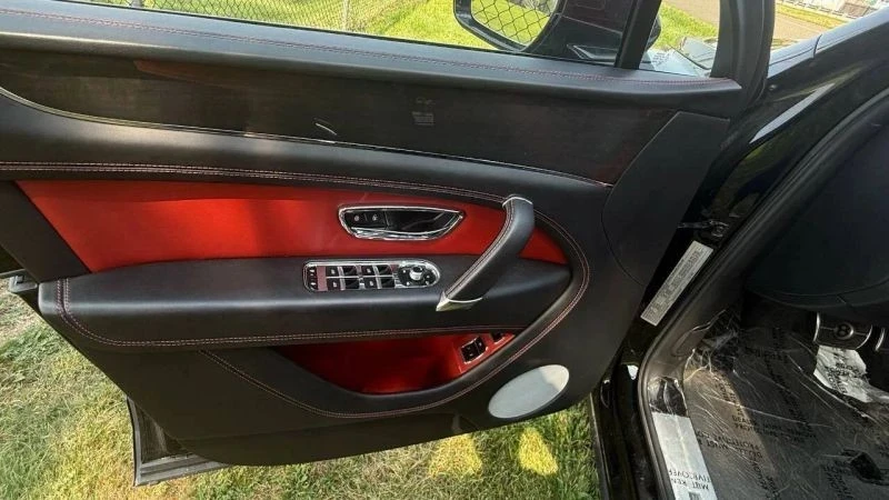 2019 Bentley Bentayga - Image 11 of 12