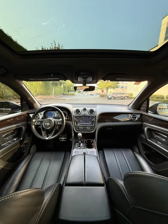 2019 Bentley Bentayga - Image 11 of 20