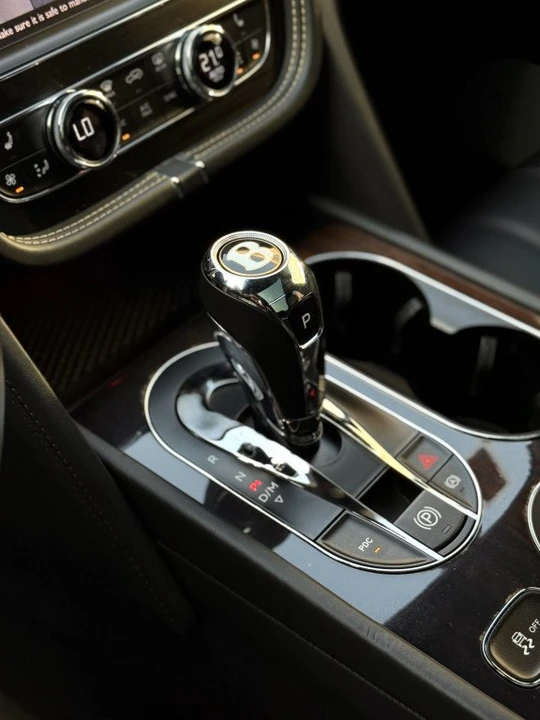 2019 Bentley Bentayga - Image 15 of 20
