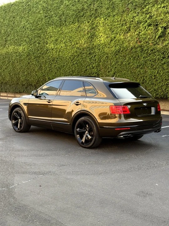 2019 Bentley Bentayga - Image 8 of 20
