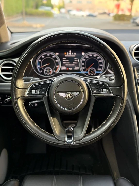 2019 Bentley Bentayga - Image 18 of 20