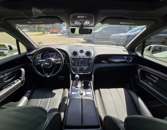 2019 Bentley Bentayga - Image 9 of 12