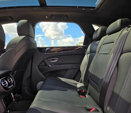 2019 Bentley Bentayga - Image 11 of 12