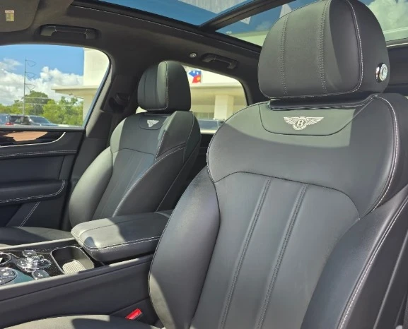 2019 Bentley Bentayga - Image 10 of 12