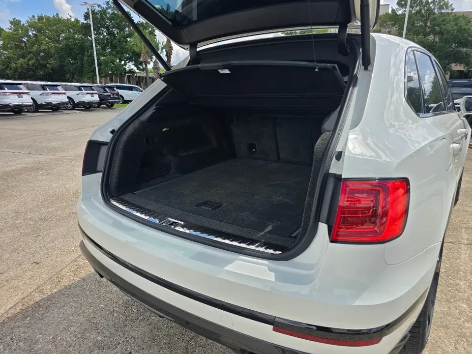 2019 Bentley Bentayga - Image 4 of 10