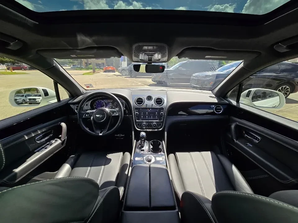 2019 Bentley Bentayga - Image 2 of 10