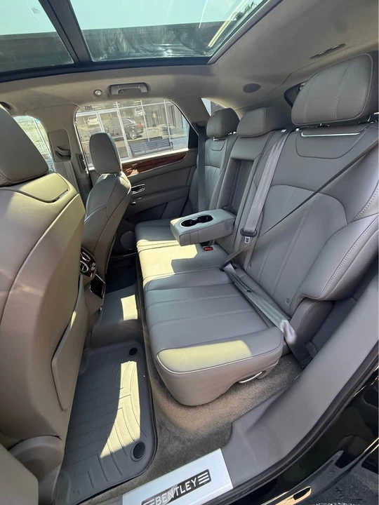 2019 Bentley Bentayga - Image 15 of 17