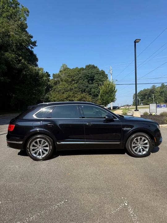 2019 Bentley Bentayga - Image 7 of 17