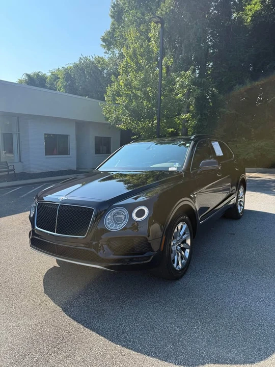 2019 Bentley Bentayga - Image 2 of 17