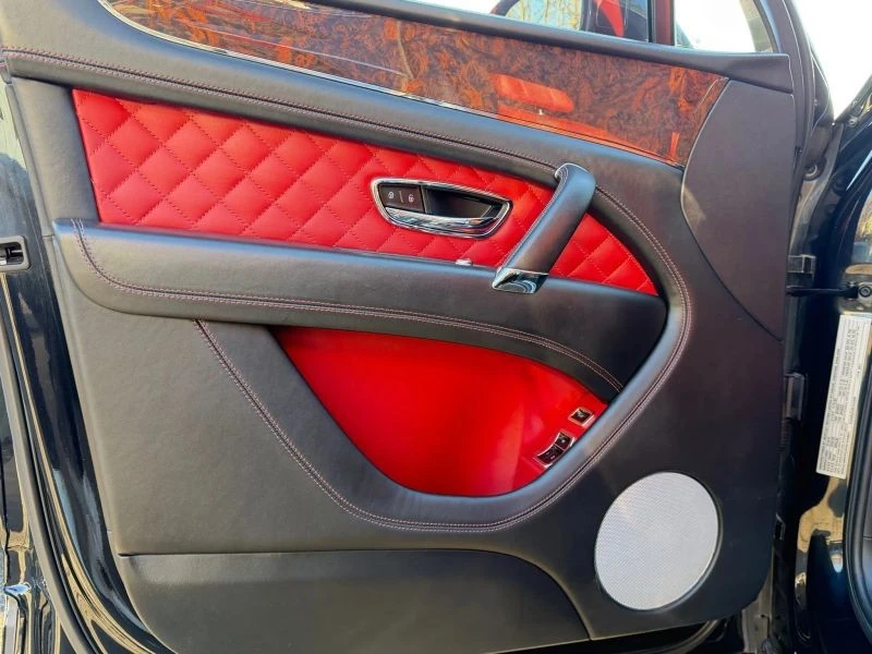 2019 Bentley Bentayga - Image 9 of 12