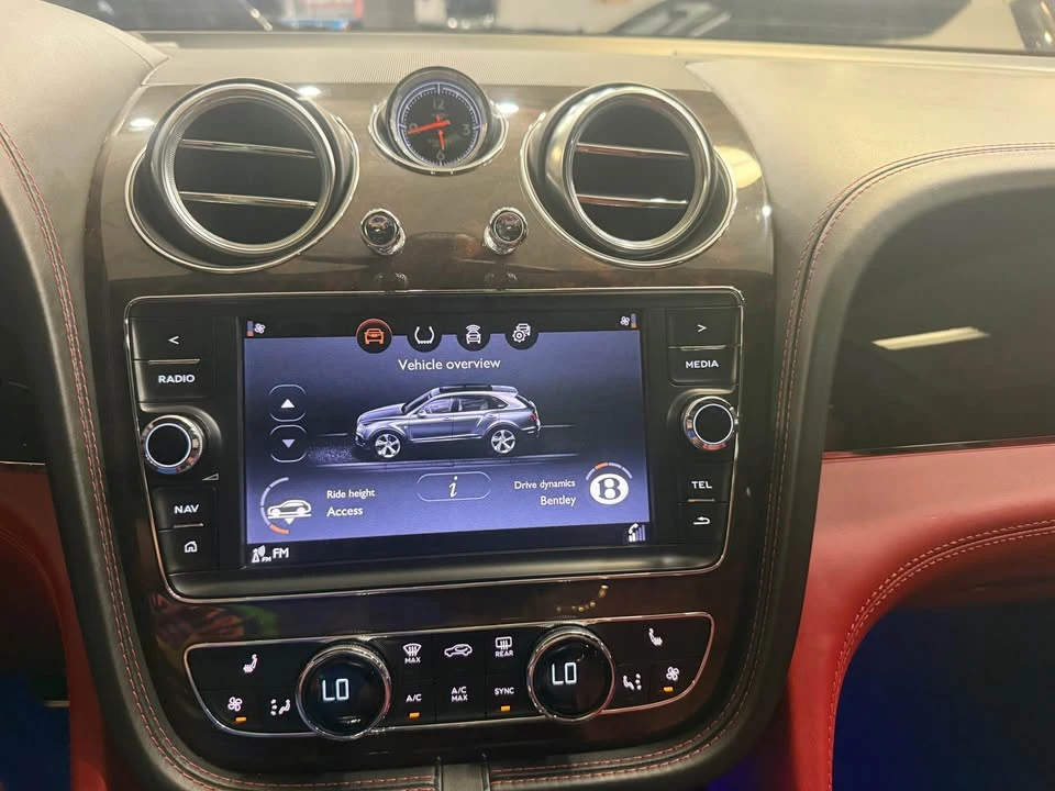2019 Bentley Bentayga - Image 18 of 20