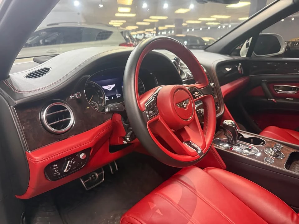2019 Bentley Bentayga - Image 13 of 20
