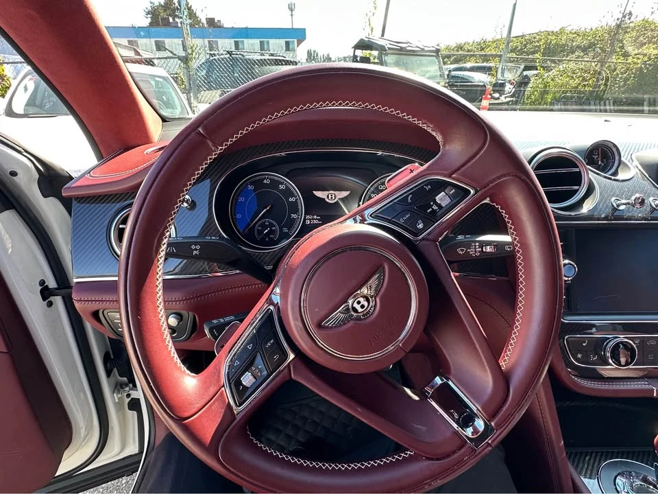 2019 Bentley Bentayga - Image 10 of 17
