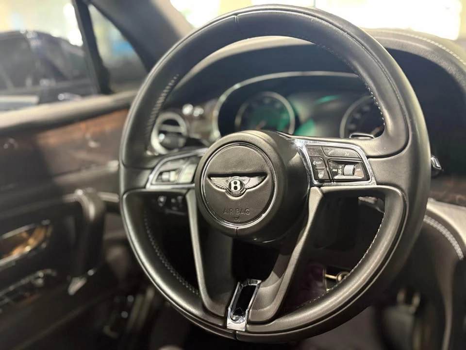 2019 Bentley Bentayga - Image 10 of 13