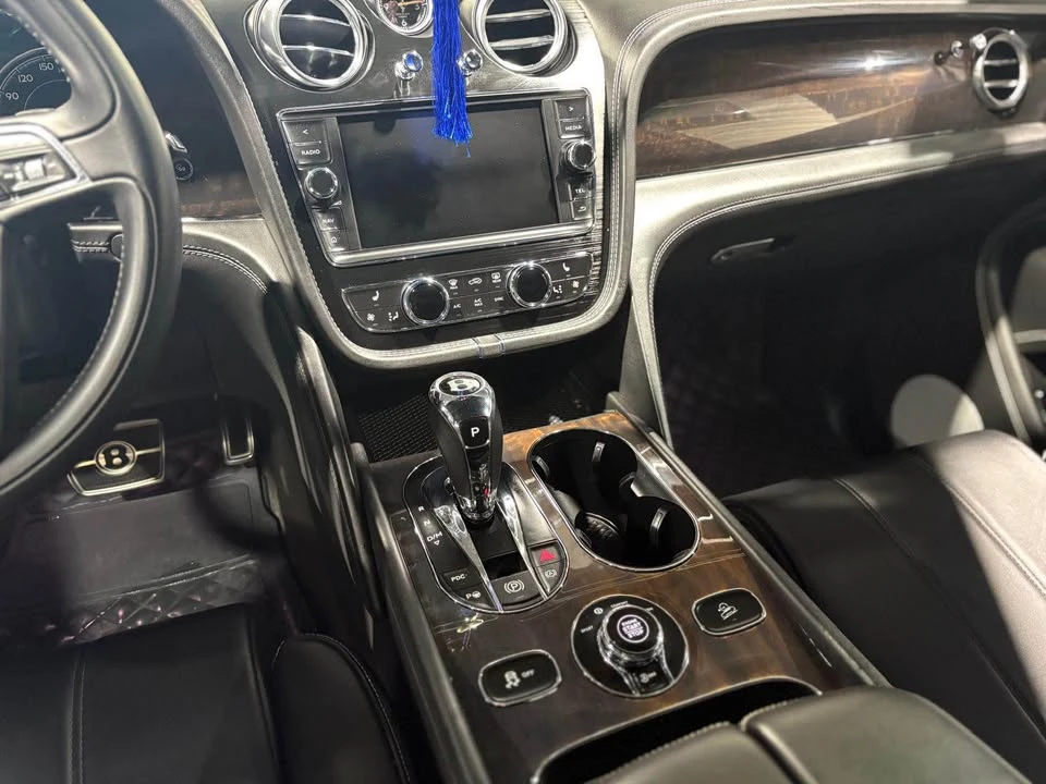 2019 Bentley Bentayga - Image 11 of 13