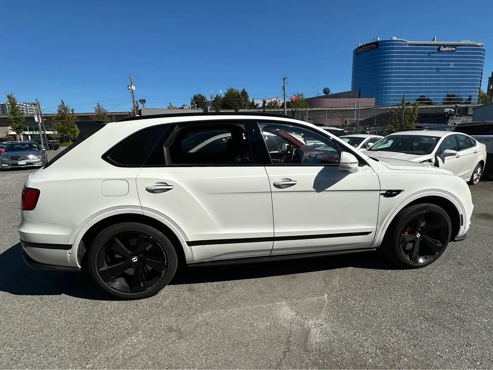 2019 Bentley Bentayga - Image 2 of 17