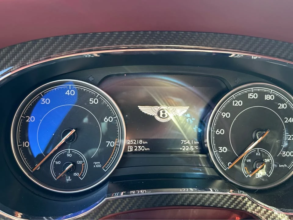 2019 Bentley Bentayga - Image 11 of 17