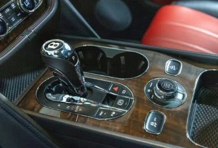 2019 Bentley Bentayga - Image 10 of 11