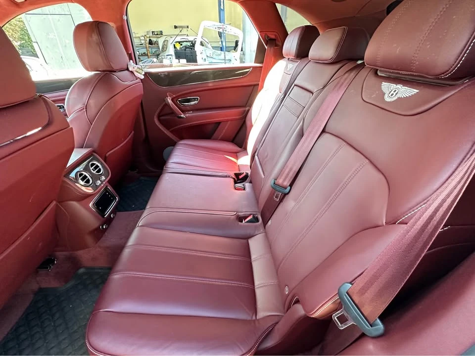 2019 Bentley Bentayga - Image 15 of 17